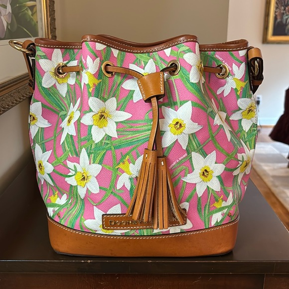 Dooney & Bourke Pink Daffodil Drawstring Bag Excellent Condition - Picture 3 of 15